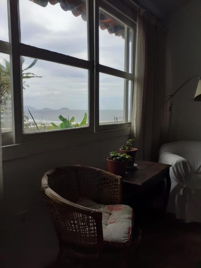 Quarto em Acomodações Particulares Copacabana Ampla Vista Mar